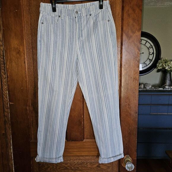 American Eagle AE Mom Jeans White/Blue Stripe – Size 10, Stretch Fit, Retro Vibe - Picture 2 of 11